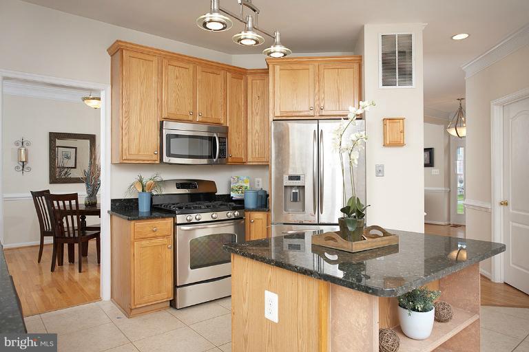 2203 Manor Spring Terrace Silver Spring, MD 20906 - Photo 11 of 30 Kitchen
