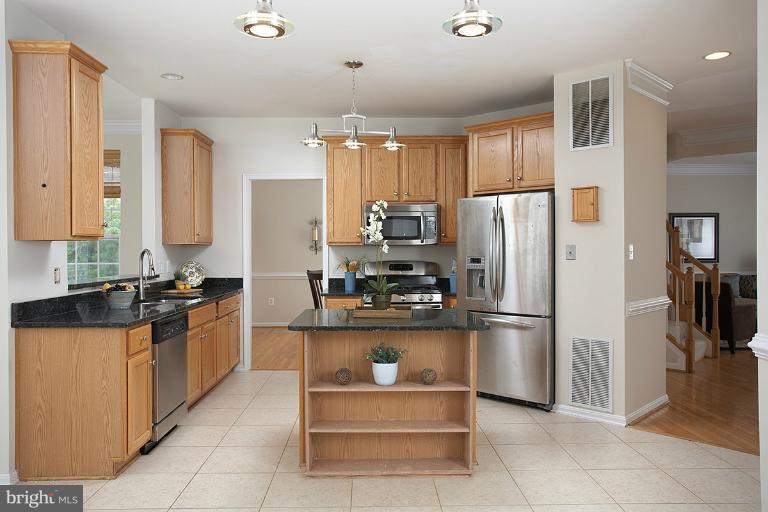 2203 Manor Spring Terrace Silver Spring, MD 20906 - Photo 13 of 30 Kitchen
