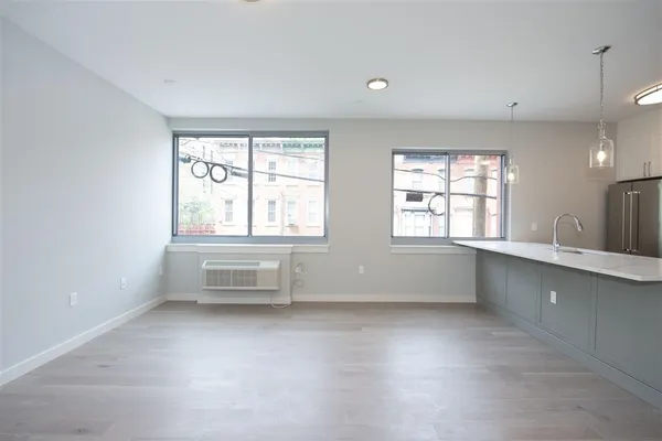 $2,750 | 461 Newark Avenue, Unit 5E, Jersey City, NJ 07306
