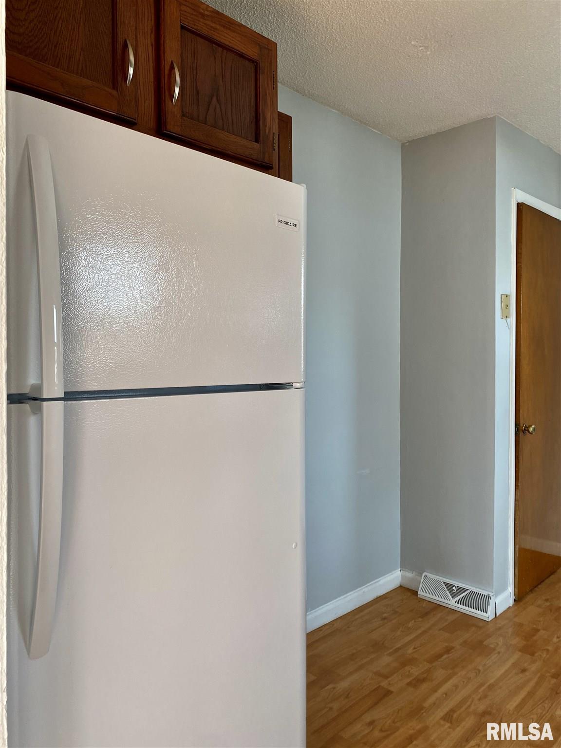 2425 Huntington Road Springfield, IL 62703 - Photo 7 of 20
