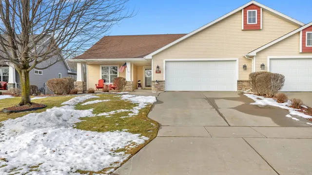 $434,900 | 436 Maple Leaf Court, Manitowoc, WI 54220