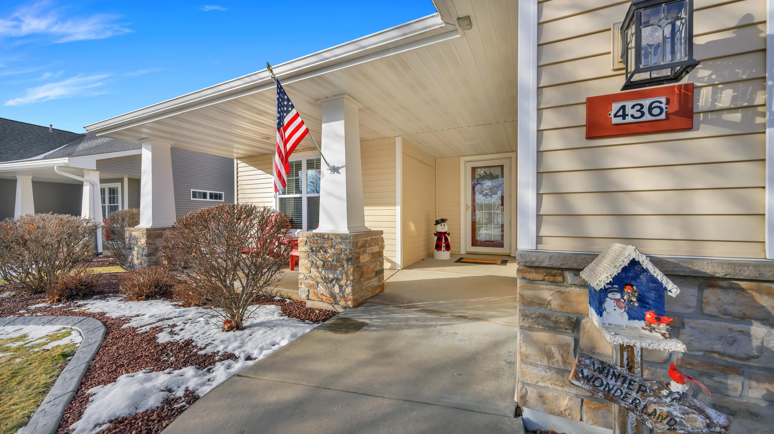 436 Maple Leaf Court Manitowoc, WI 54220 - Photo 2 of 39 Front Entry 1