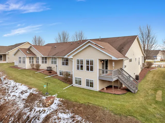 $434,900 | 436 Maple Leaf Court, Manitowoc, WI 54220
