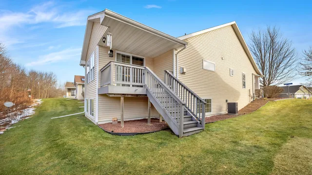 $434,900 | 436 Maple Leaf Court, Manitowoc, WI 54220