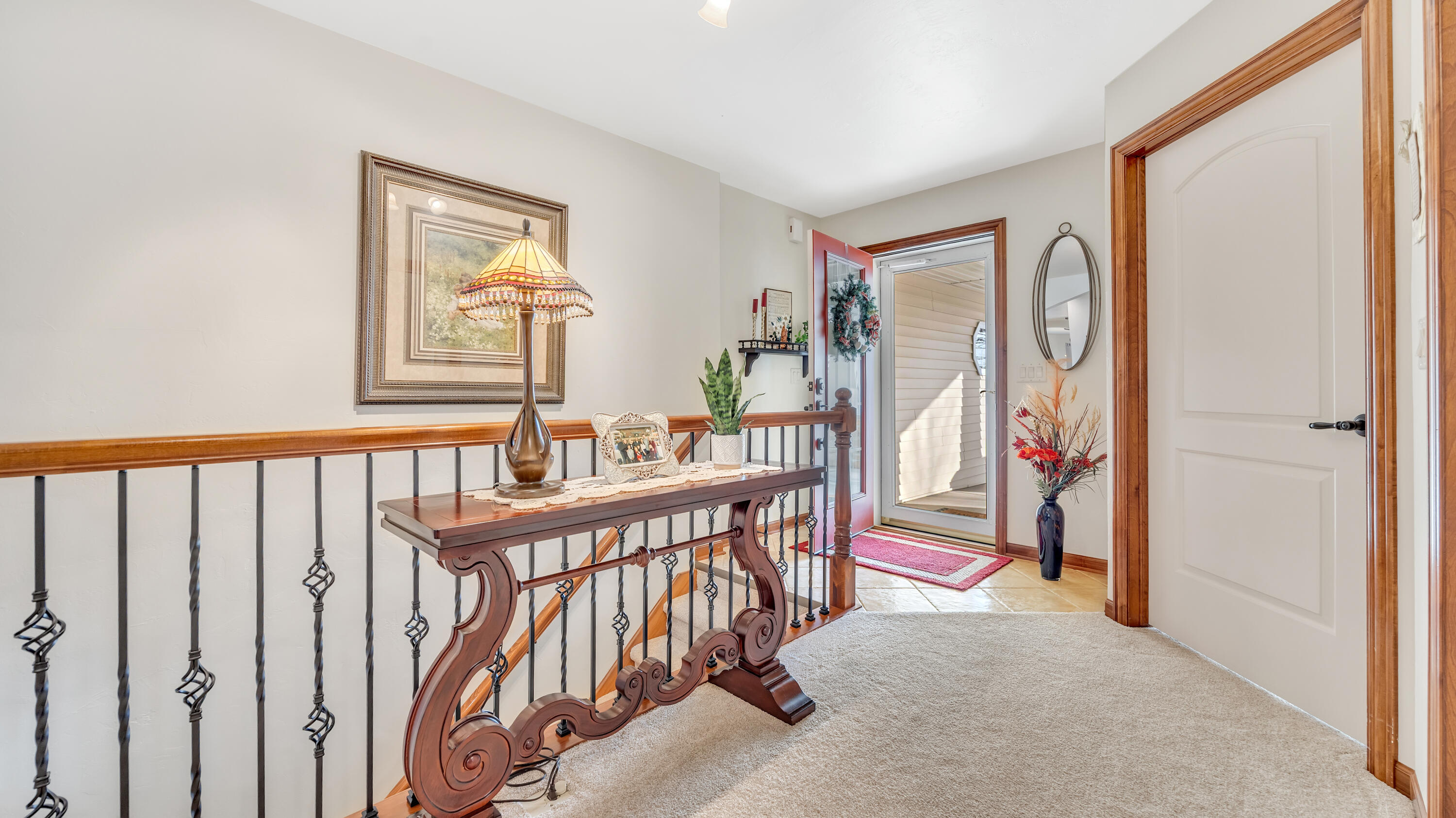 436 Maple Leaf Court Manitowoc, WI 54220 - Photo 4 of 39 Front Entry 1-1