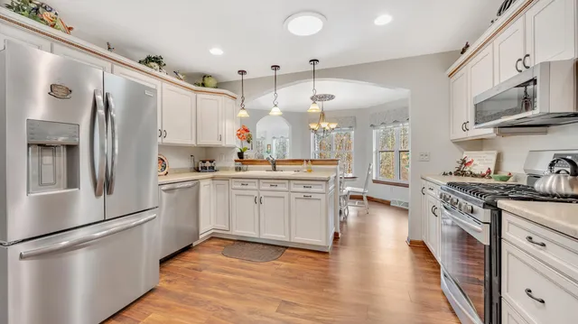 $434,900 | 436 Maple Leaf Court, Manitowoc, WI 54220