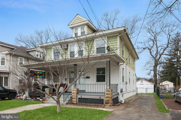 $2,650 | 34 East Hendrickson Avenue, Morrisville, PA 19067