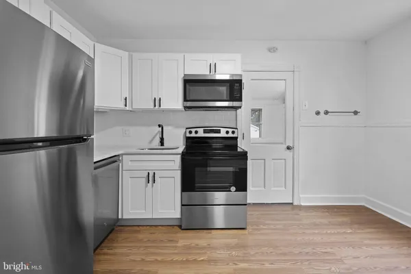 $2,650 | 34 East Hendrickson Avenue, Morrisville, PA 19067