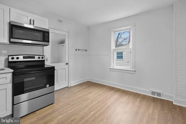 $2,650 | 34 East Hendrickson Avenue, Morrisville, PA 19067