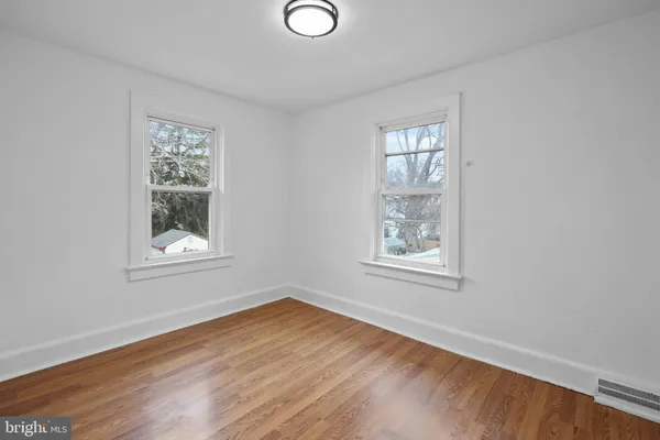 $2,650 | 34 East Hendrickson Avenue, Morrisville, PA 19067