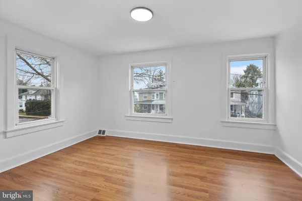 $2,650 | 34 East Hendrickson Avenue, Morrisville, PA 19067