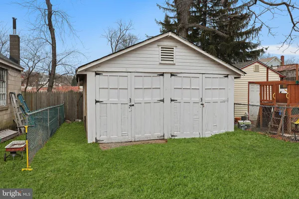 $2,650 | 34 East Hendrickson Avenue, Morrisville, PA 19067