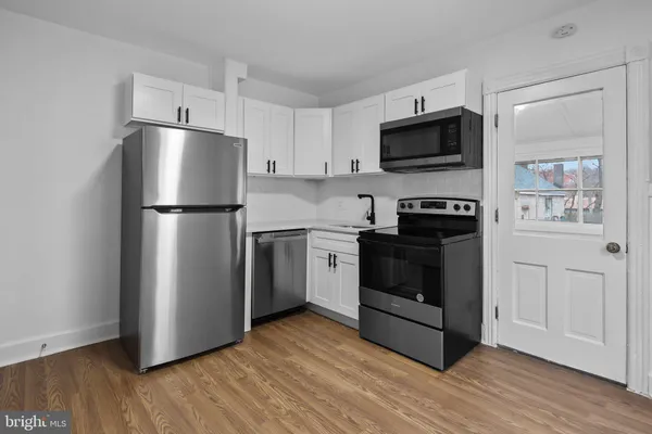 $2,650 | 34 East Hendrickson Avenue, Morrisville, PA 19067