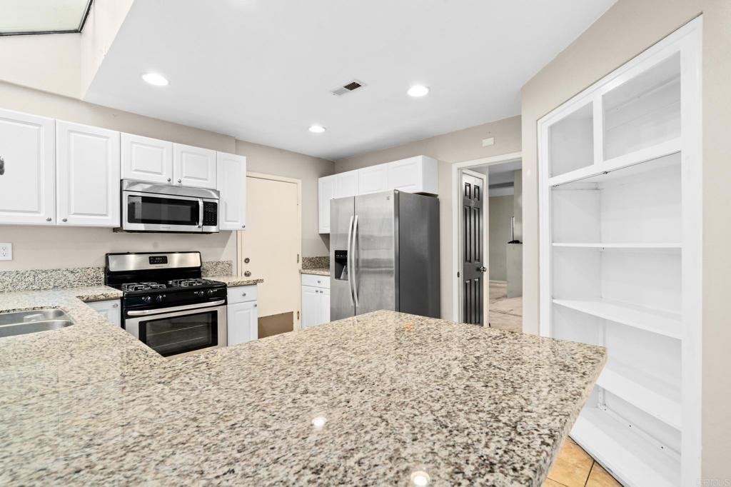 29922 Avenida Cima Del Sol Temecula, CA 92591 - Photo 4 of 29