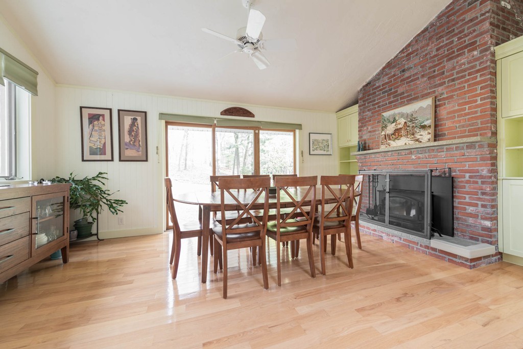 44 Applecrest Road Weston, MA 02493 - Photo 10 of 30