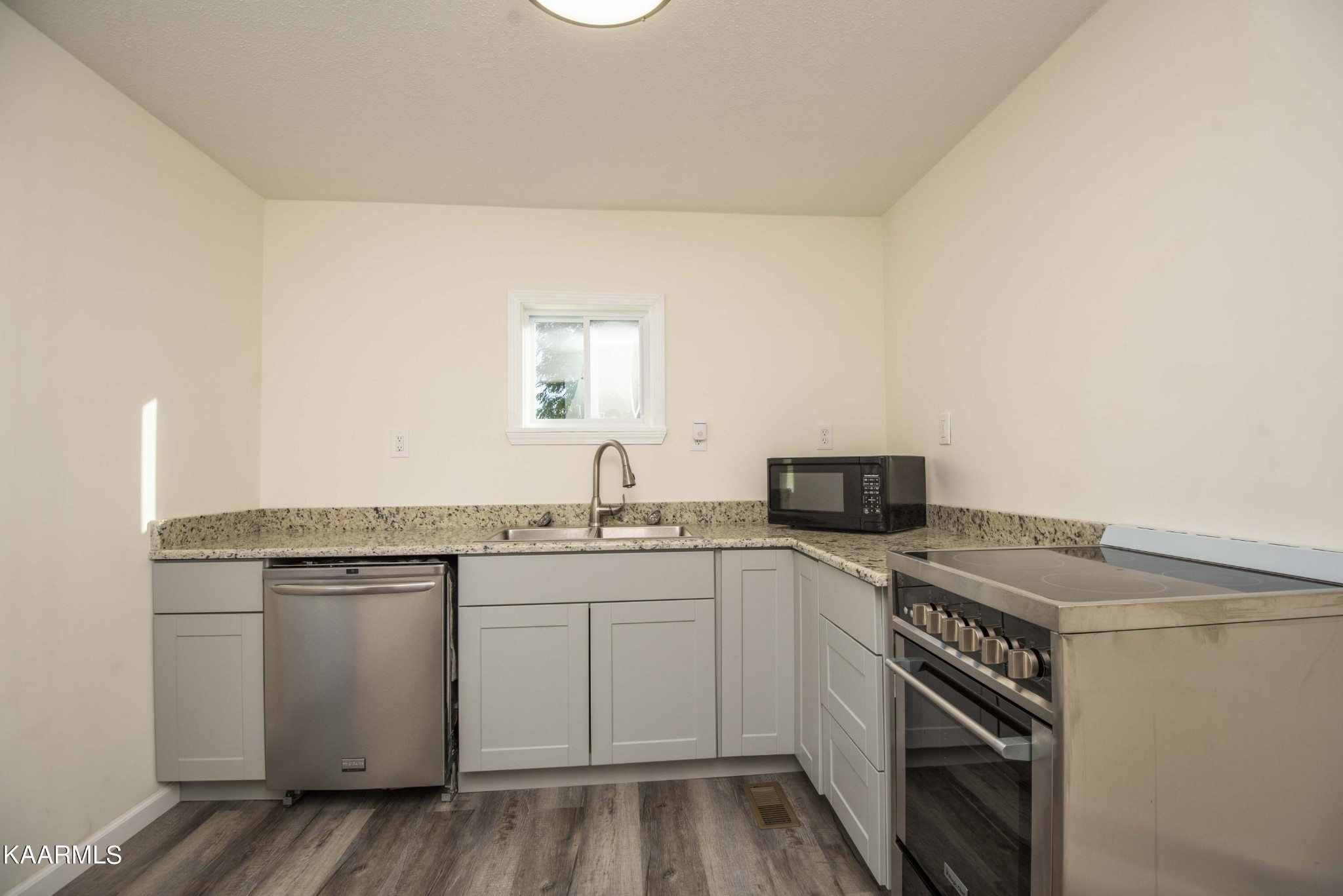 406 Steekee Road Loudon, TN 37774 - Photo 5 of 45 Gallery Image 5