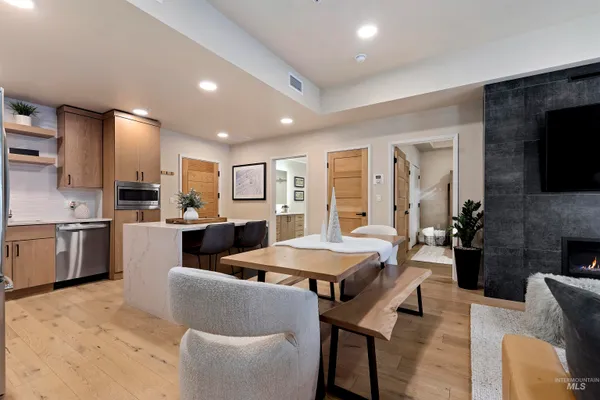 $890,000 | 780 Village Donnelly Id 83615, Unit 312, Donnelly, ID 83615