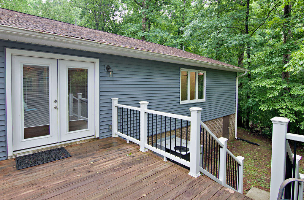 1279 Coneross Point Drive Seneca, SC 29678 - Photo 34 of 48