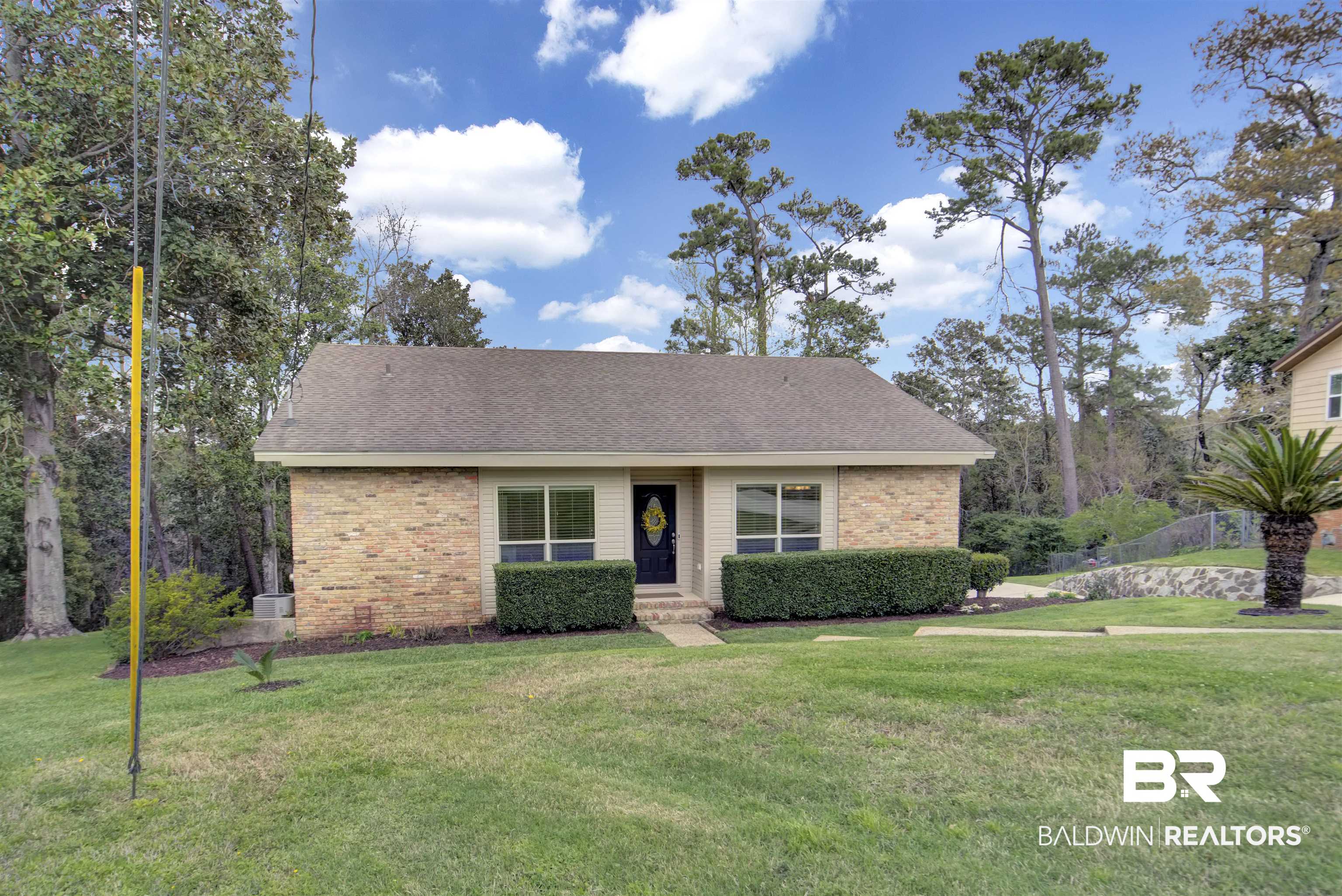 21 Lee Circle Daphne, AL 36527 - Photo 3 of 47
