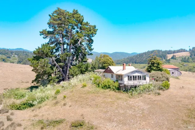 $1,495,000 | 43001 Mountain View Road, Manchester, CA 95459