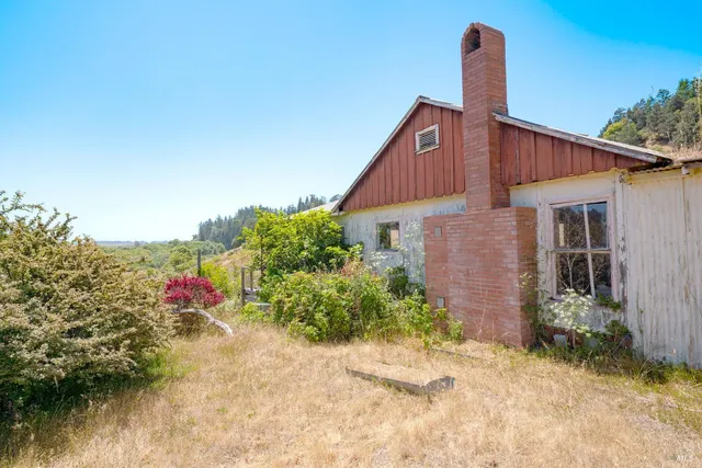 $1,495,000 | 43001 Mountain View Road, Manchester, CA 95459