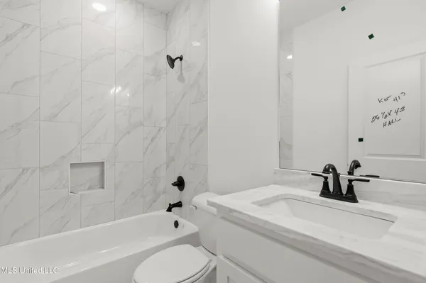 $406,800 | 3719 Roland Drive, Southaven, MS 38672