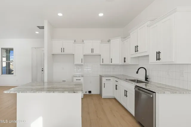 $406,800 | 3719 Roland Drive, Southaven, MS 38672