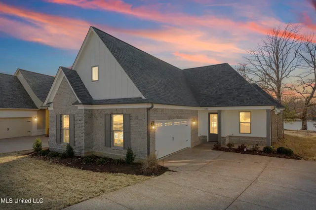 $406,800 | 3719 Roland Drive, Southaven, MS 38672
