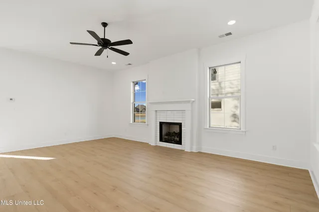 $406,800 | 3719 Roland Drive, Southaven, MS 38672