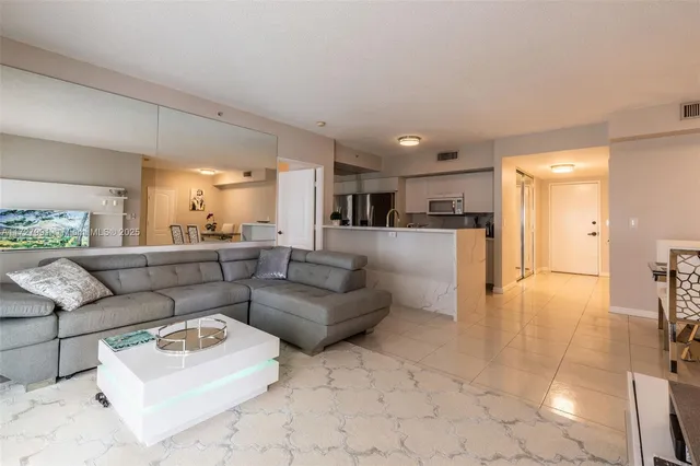 $3,950 | 17555 Atlantic Boulevard, Unit 603, Sunny Isles Beach, FL 33160