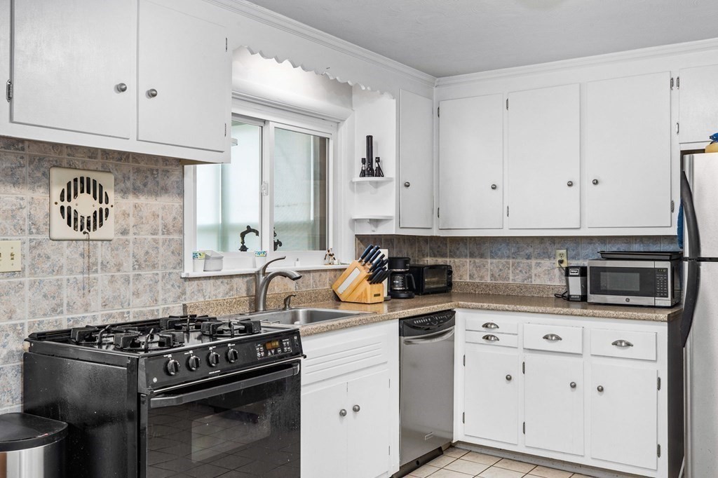 351 Corey Street Boston, MA 02132 - Photo 3 of 30 Gallery Image 3