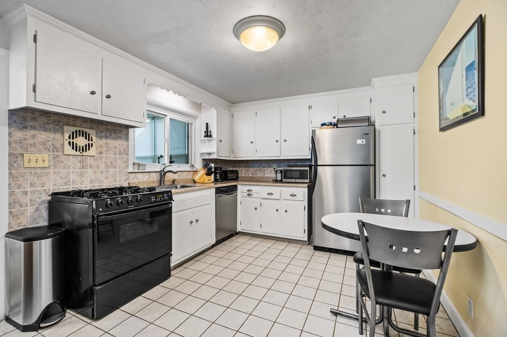 351 Corey Street Boston, MA 02132 - Photo 4 of 30 Gallery Image 4