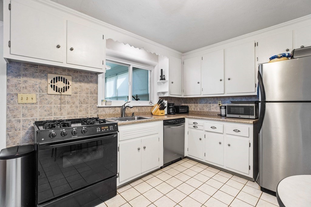 351 Corey Street Boston, MA 02132 - Photo 5 of 30 Gallery Image 5