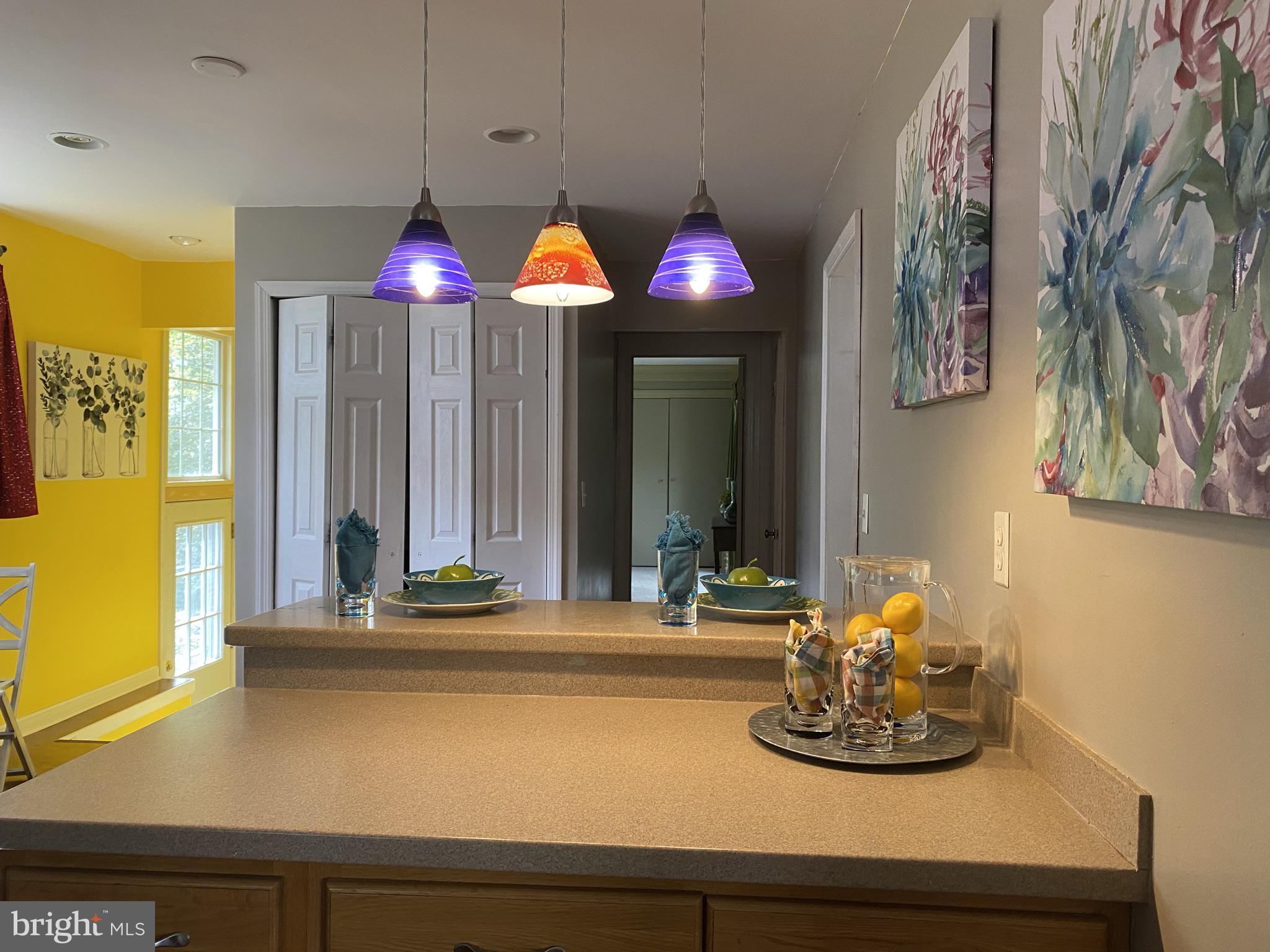 38 Severndale Road Severna Park, MD 21146 - Photo 9 of 20 Kitchen breakfast bar