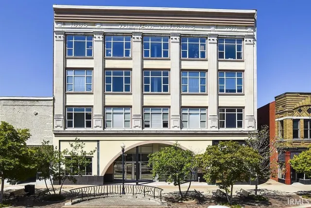 $209,900 | 508 Main Street, Unit 3A, Evansville, IN 47708