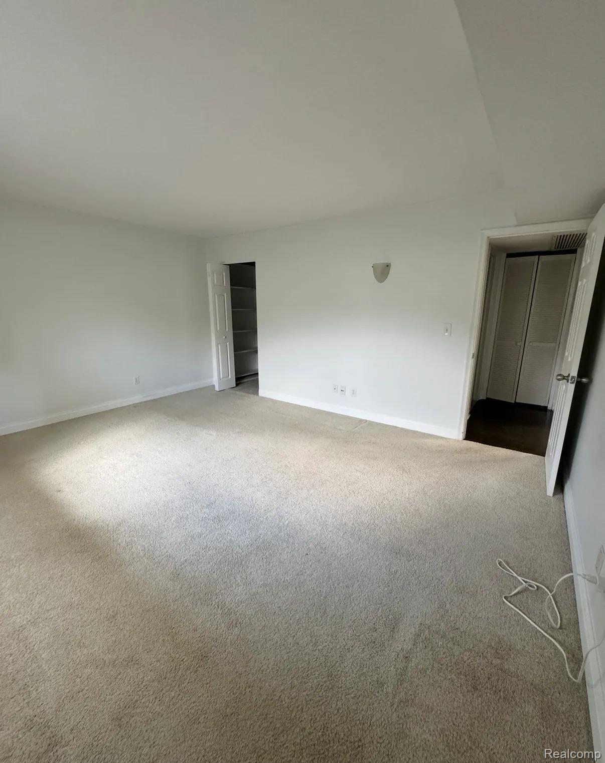 2247 Walton Blvd. Rochester, MI 48309 - Photo 8 of 12 Image_20260707_140052_383.jpg