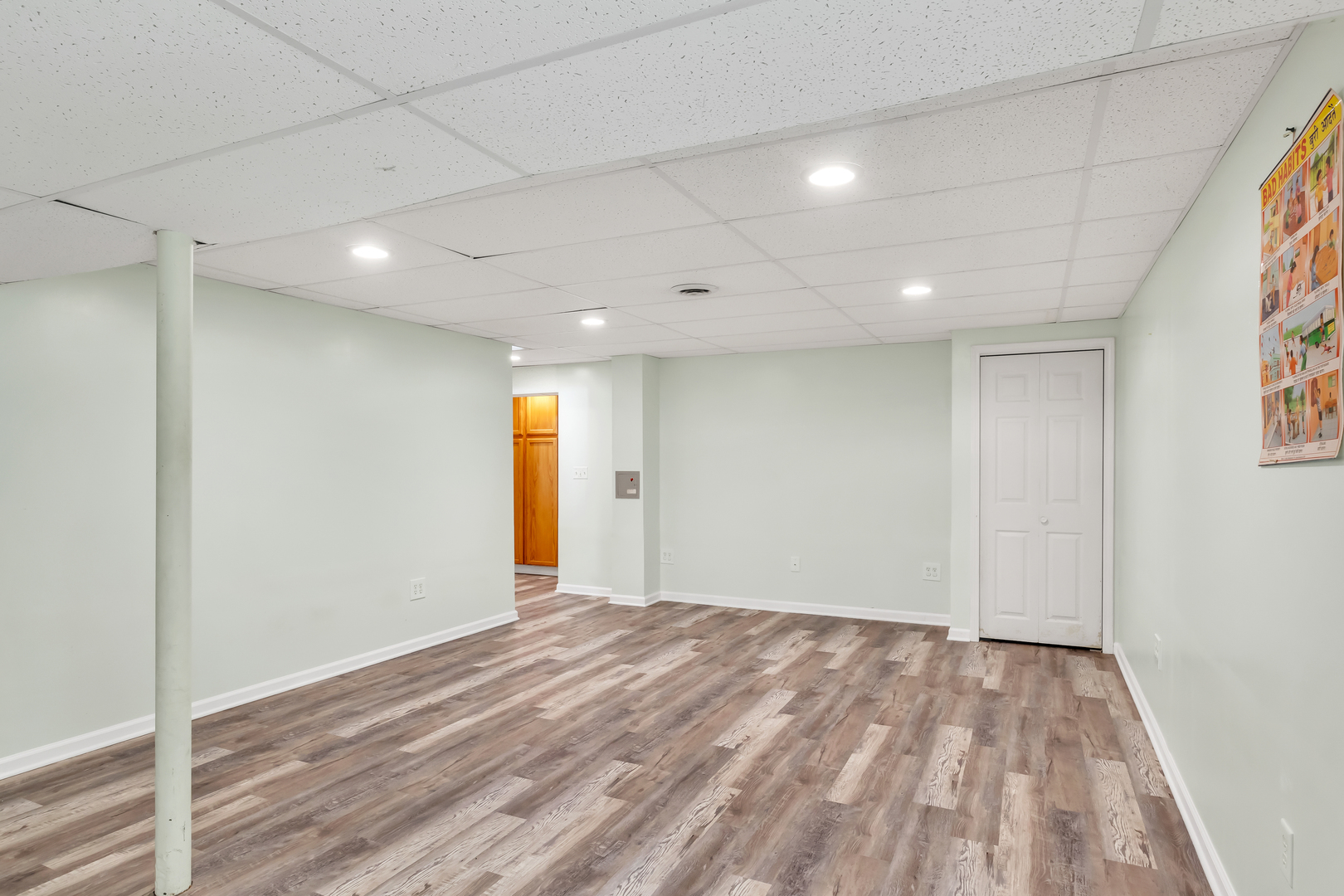 700 Greenview Lane Wheeling, IL 60090 - Photo 15 of 26 a view of room