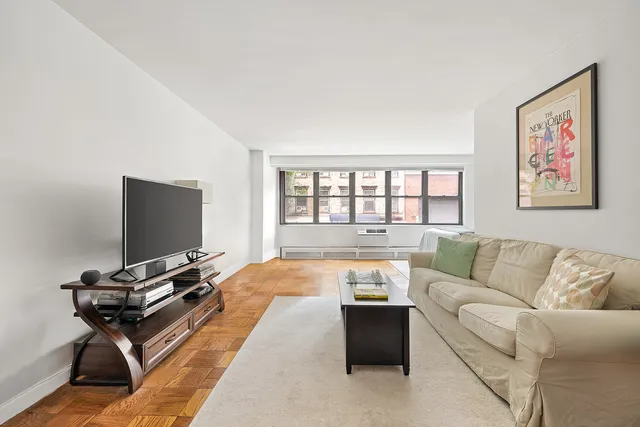 $499,000 | 330 3rd Avenue, Unit 2J | Kips Bay