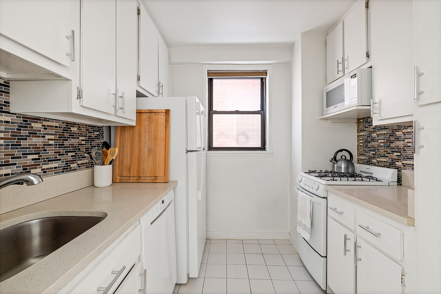330 3rd Avenue, Unit 2J Manhattan, NY 10010 - Photo 2 of 5