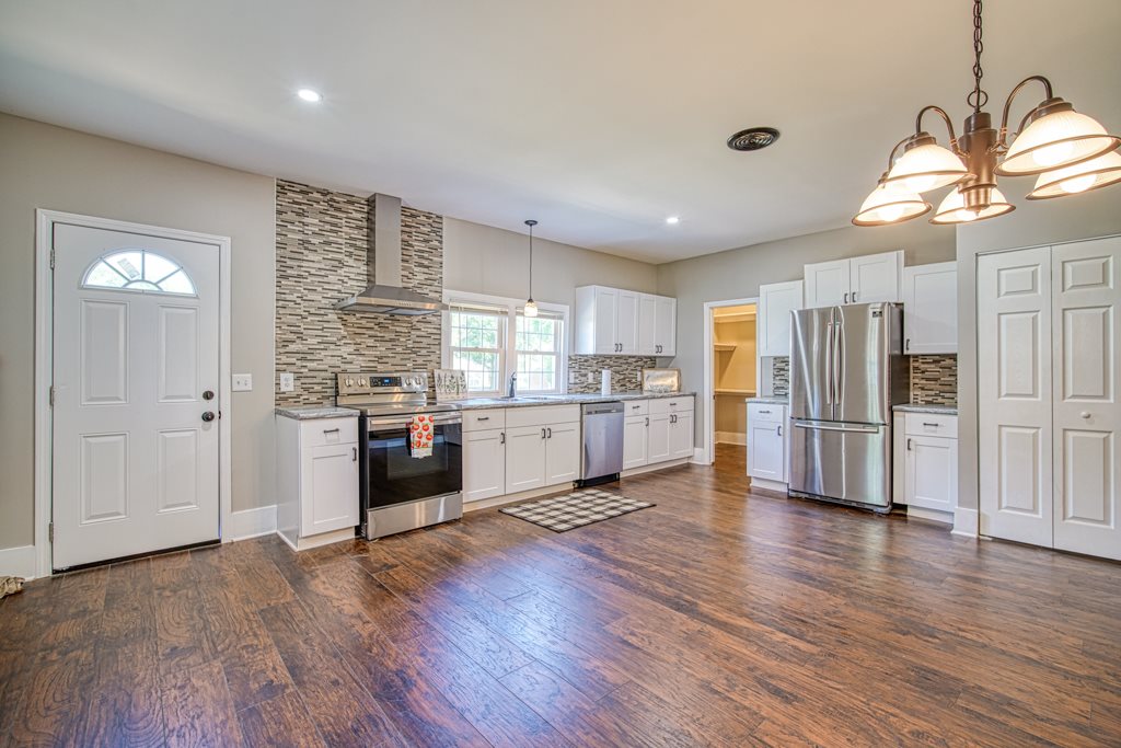 252 Abner Creek Road Greer, SC 29651 - Photo 3 of 32 Gallery Image 3