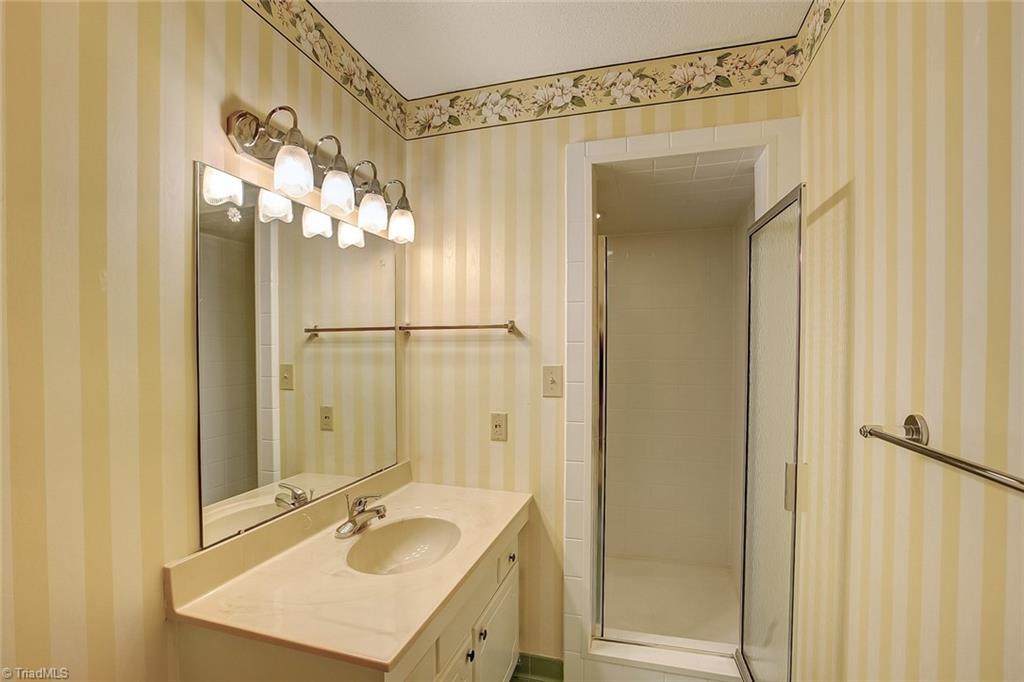 214 Kirk Road Greensboro, NC 27455 - Photo 20 of 30 Gallery Image 20