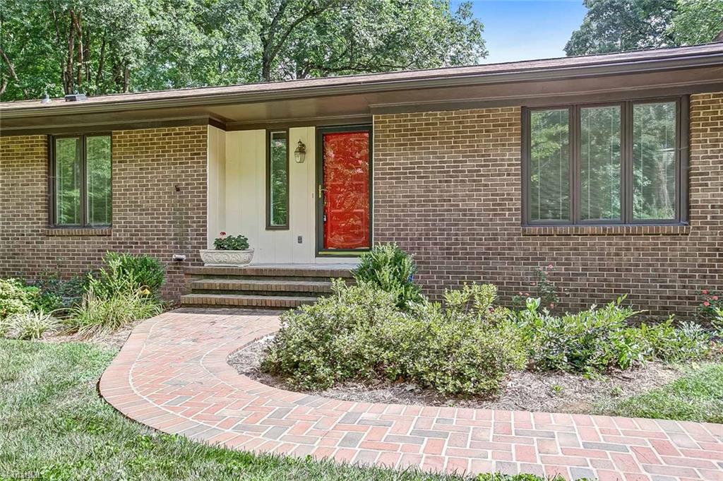 214 Kirk Road Greensboro, NC 27455 - Photo 3 of 30 Gallery Image 3