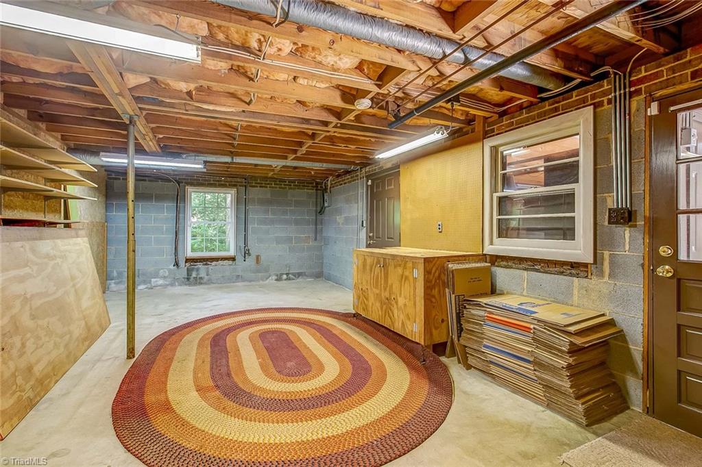 214 Kirk Road Greensboro, NC 27455 - Photo 26 of 30 Gallery Image 26