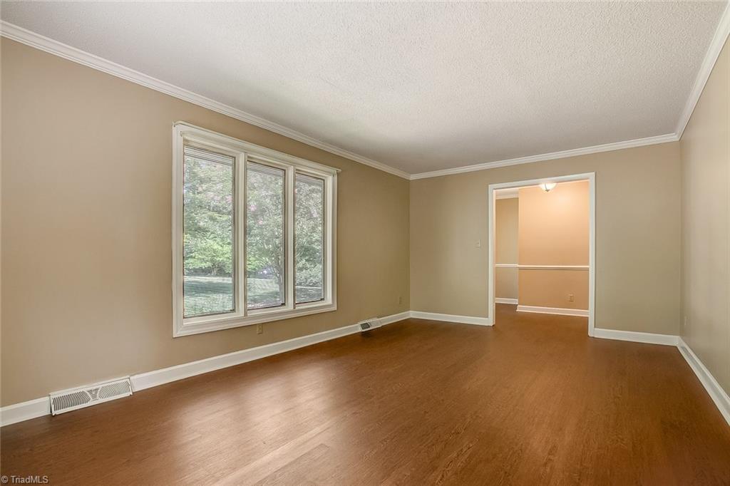 214 Kirk Road Greensboro, NC 27455 - Photo 5 of 30 Gallery Image 5