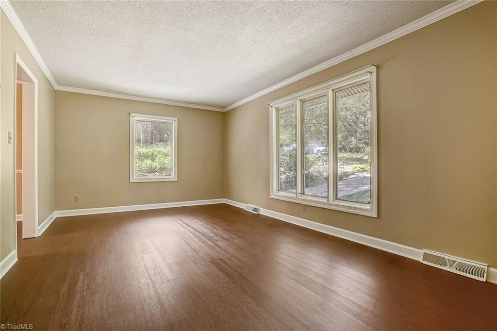 214 Kirk Road Greensboro, NC 27455 - Photo 6 of 30 Gallery Image 6