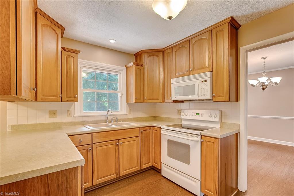 214 Kirk Road Greensboro, NC 27455 - Photo 9 of 30 Gallery Image 9