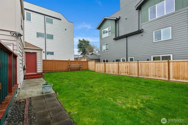 $899,950 | 929 Northwest 59th Street, Seattle, WA 98107