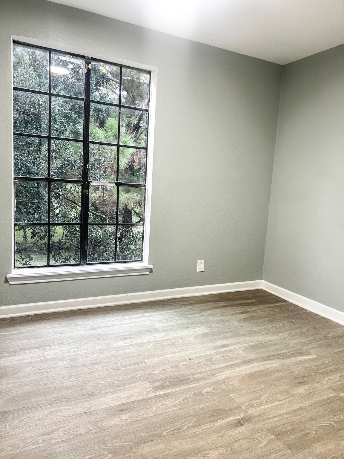 4622 Hill Side Lane Needville, TX 77461 - Photo 18 of 19 a view of an empty room with a window