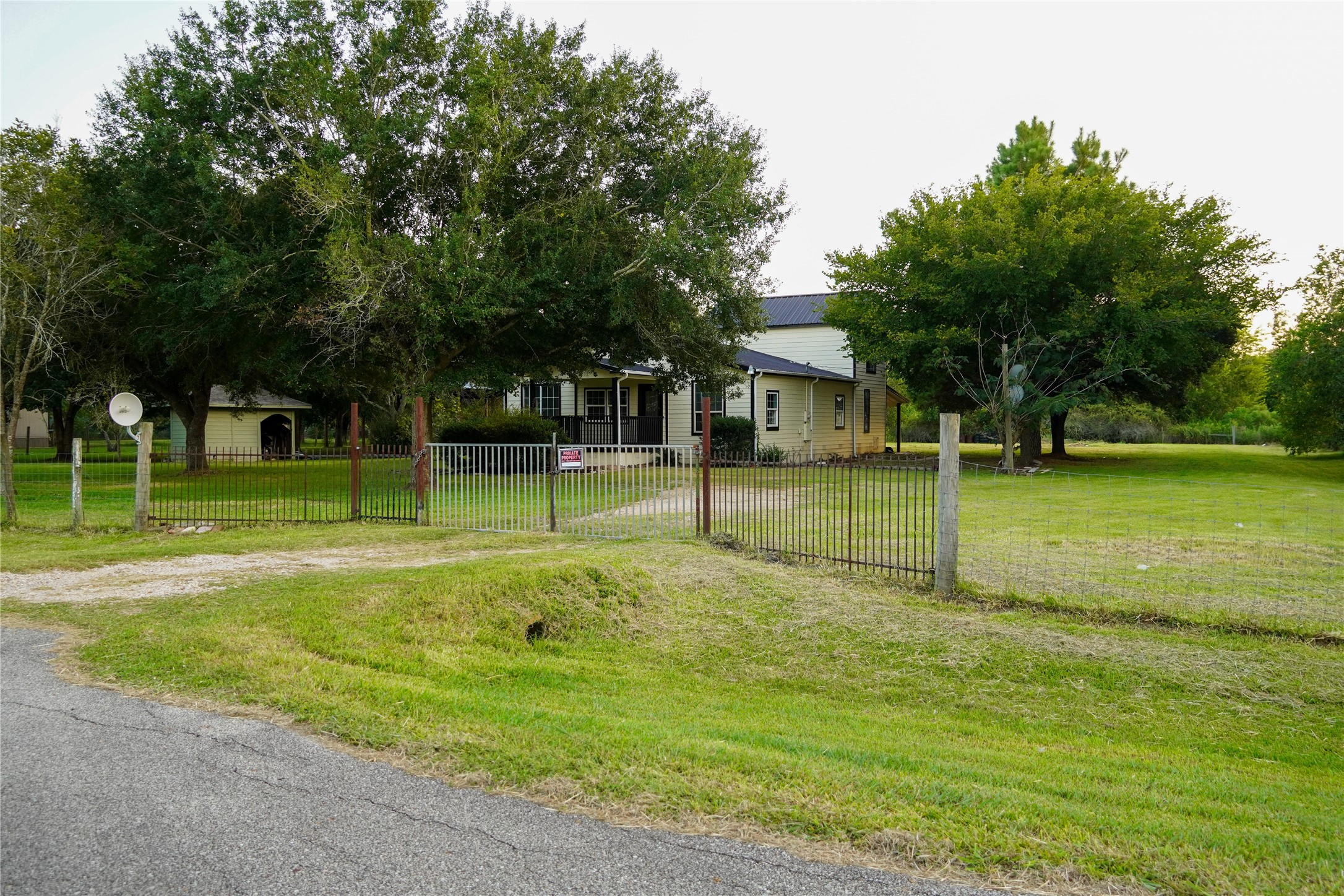 4622 Hill Side Lane Needville, TX 77461 - Photo 2 of 19 a view of a volley ball court