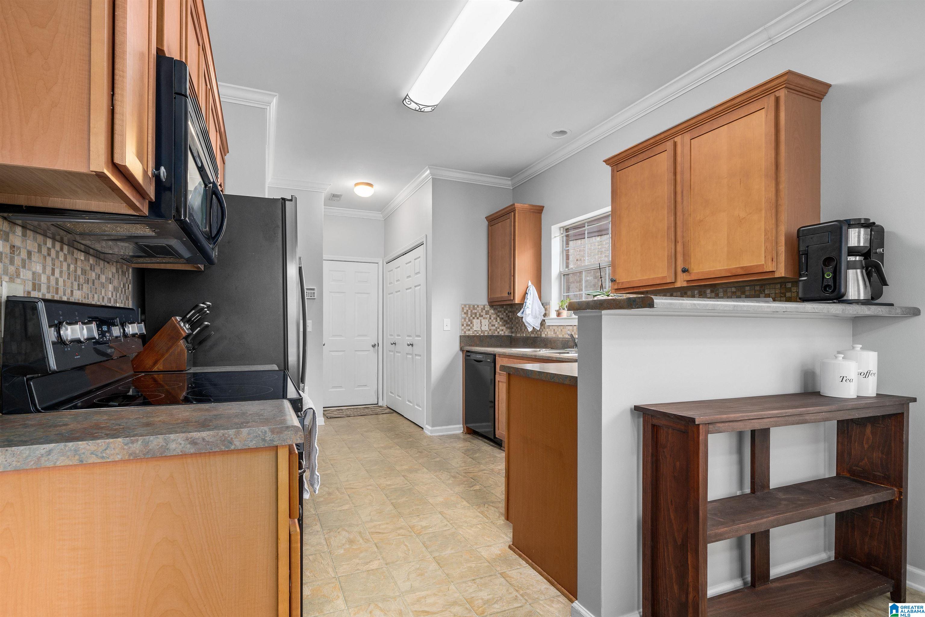 431 Summit Way Fultondale, AL 35068 - Photo 4 of 32